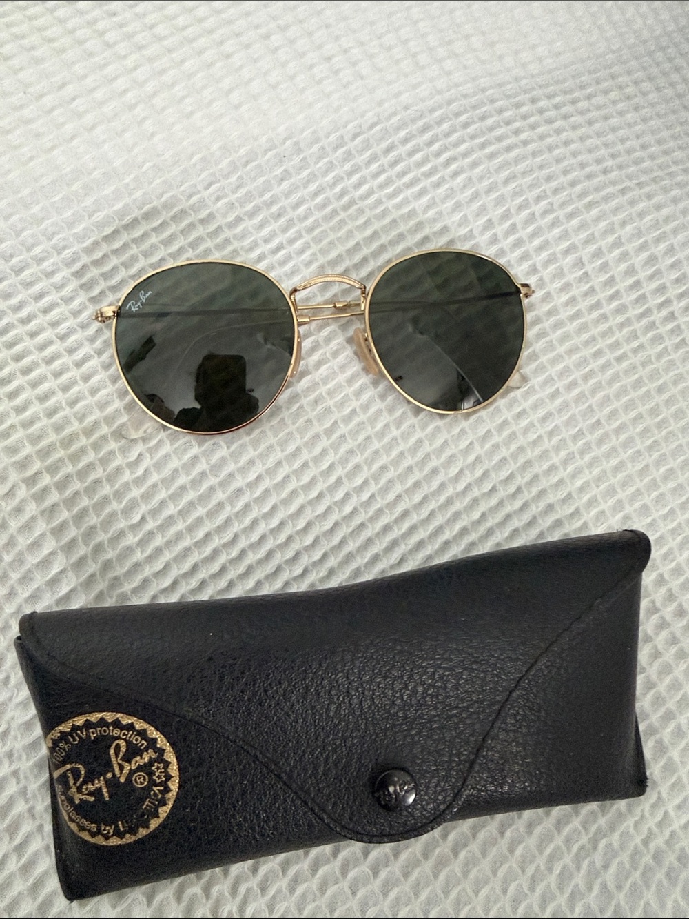 Ray-Ban Gold Frame Sunglasses with Dark Green Lenses